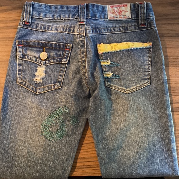 True Religion Womens Embroidered Jeans. New - Picture 5 of 6